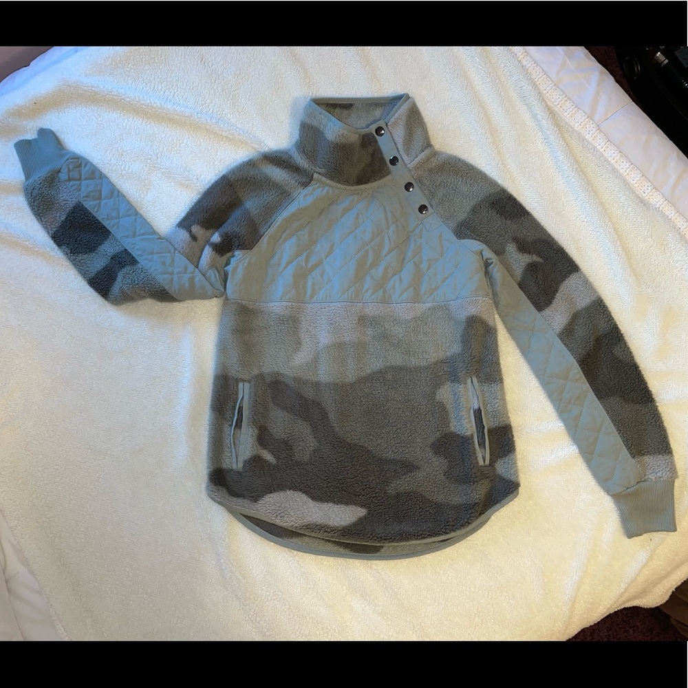 Abercrombie & Fitch camouflage sherpa jacket with button details, never worn.